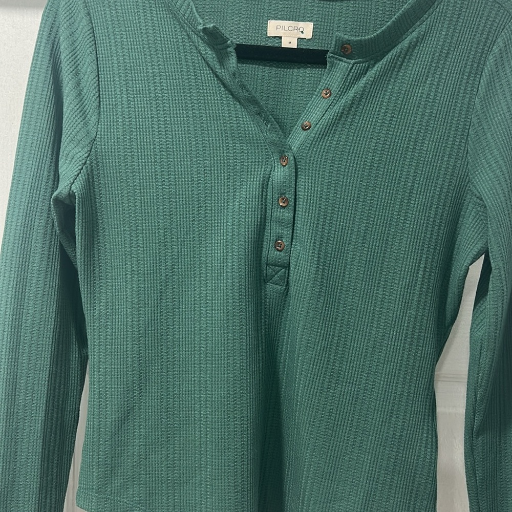 Pilcro Green Buttoned Long Sleeve Top - Picture 3 of 9